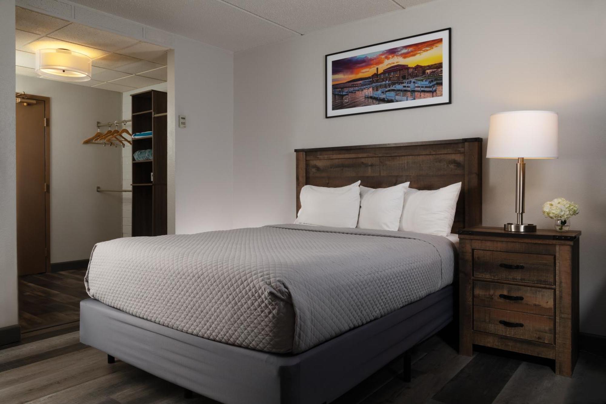 Harbor Shores On Lake Geneva Room photo