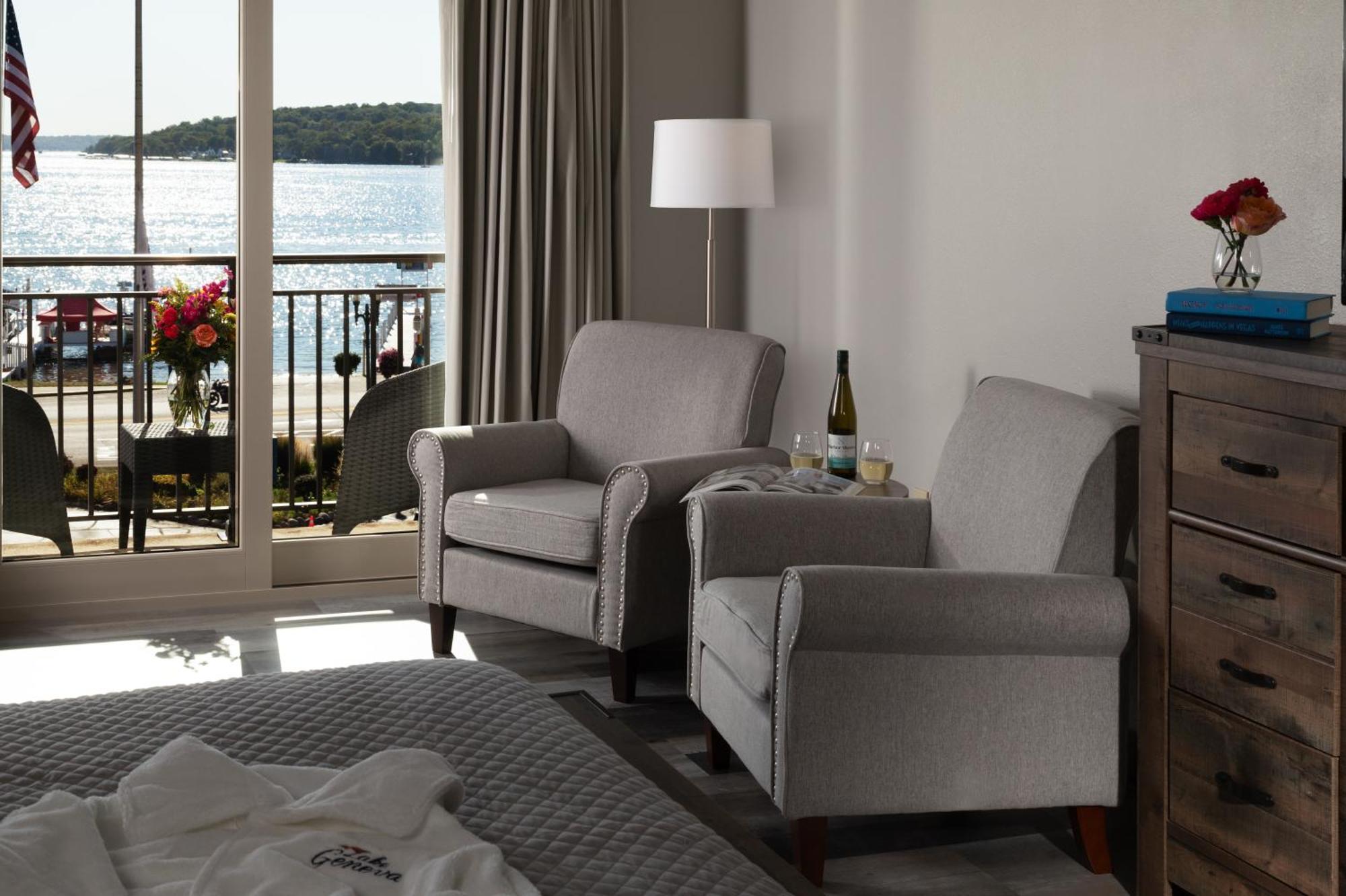 Harbor Shores On Lake Geneva Room photo