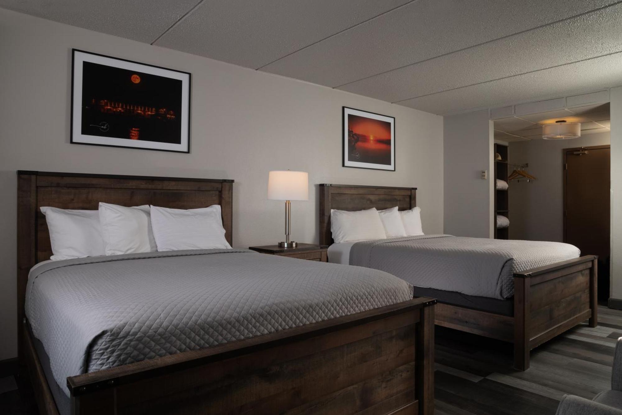 Harbor Shores On Lake Geneva Room photo