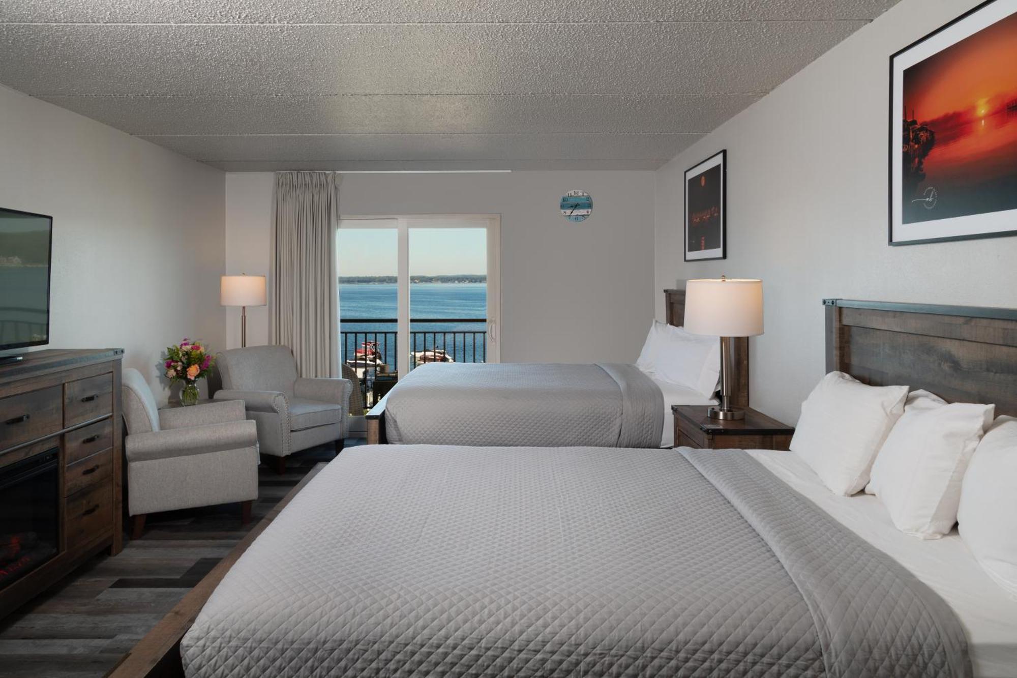 Harbor Shores On Lake Geneva Exterior photo